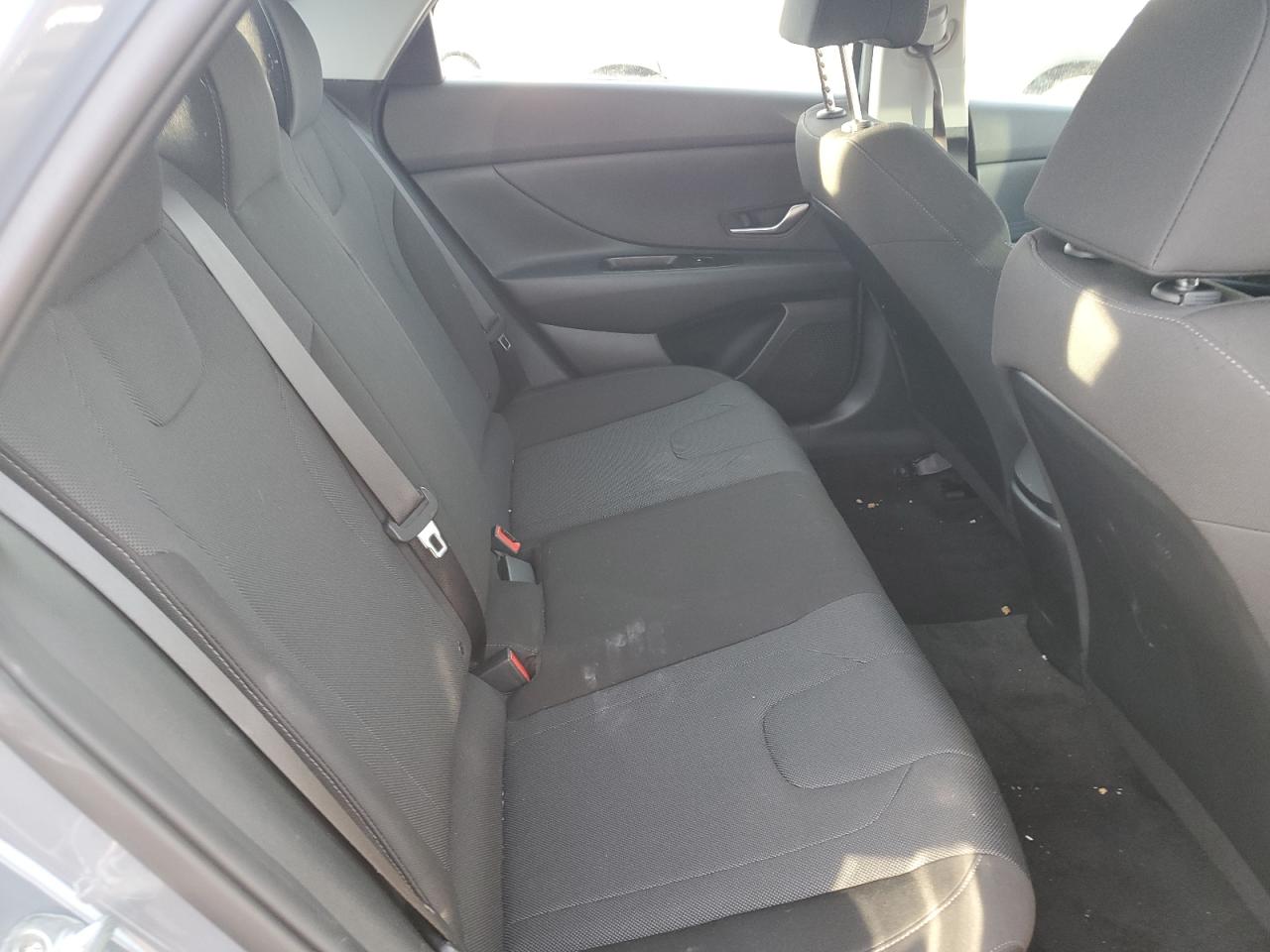 2021 Hyundai Elantra - Image 10