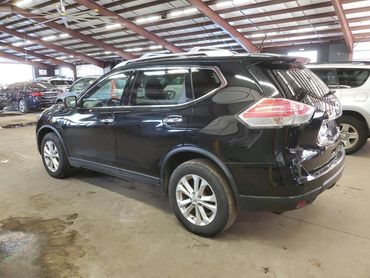 2015 Nissan Rogue - Image 2