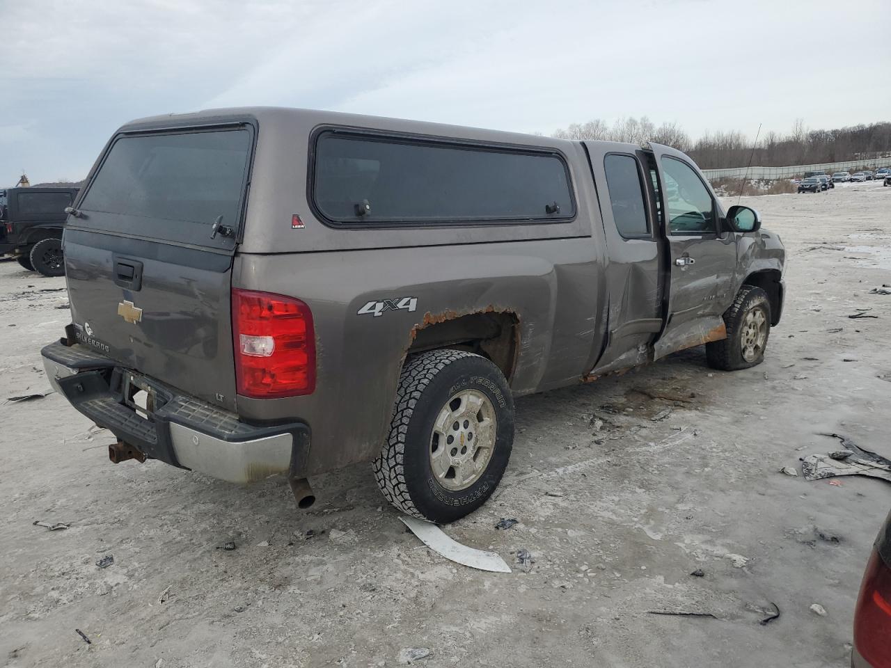2011 Chevrolet Silverado - Image 3