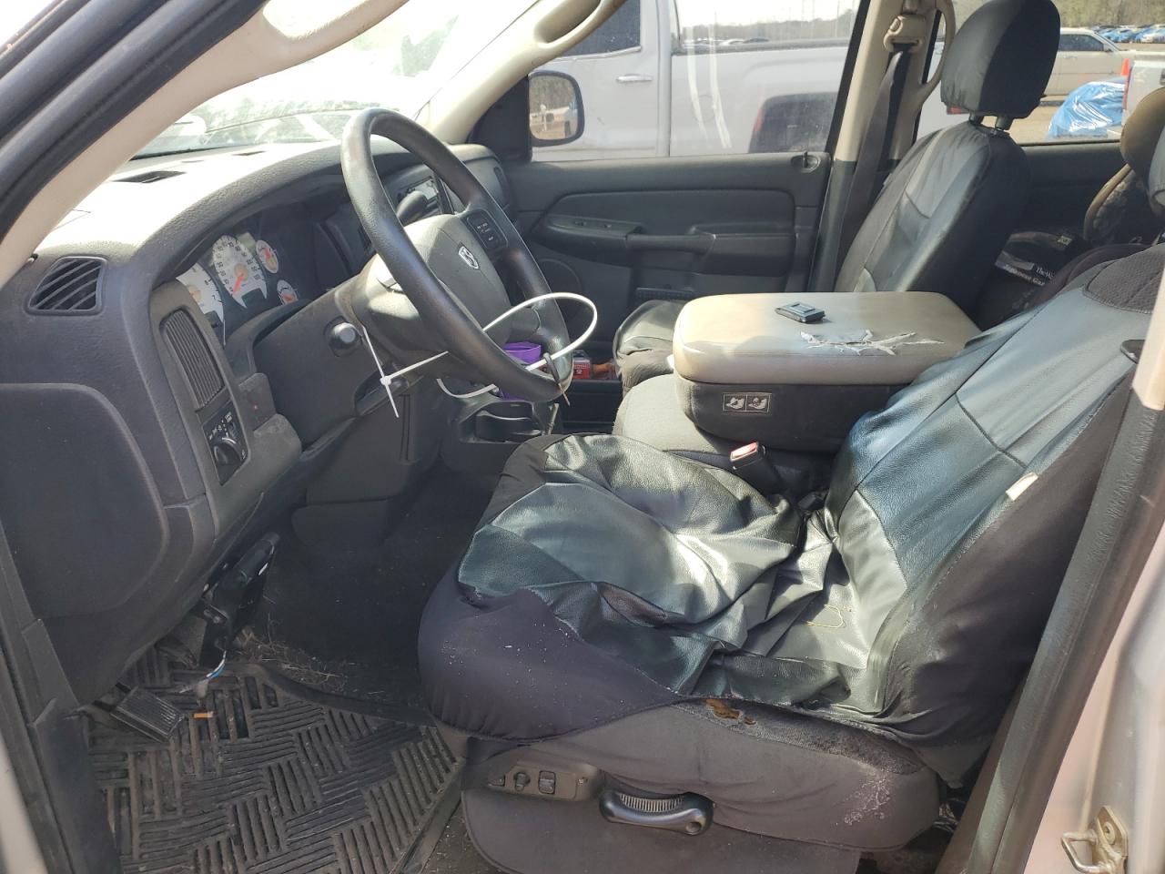2004 Dodge RAM - Image 7