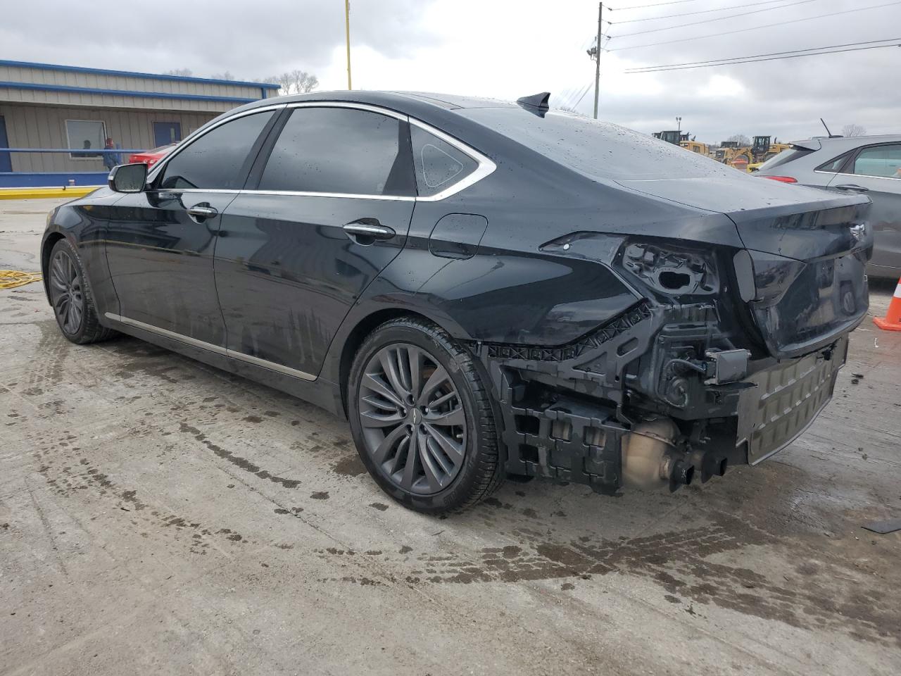 2015 Hyundai Genesis - Image 2