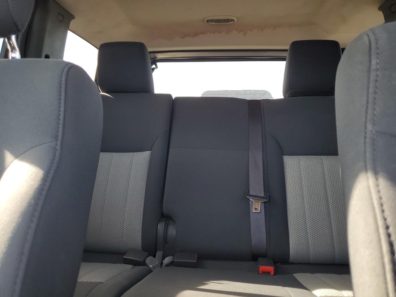 2010 Jeep Liberty (North America) - Image 10