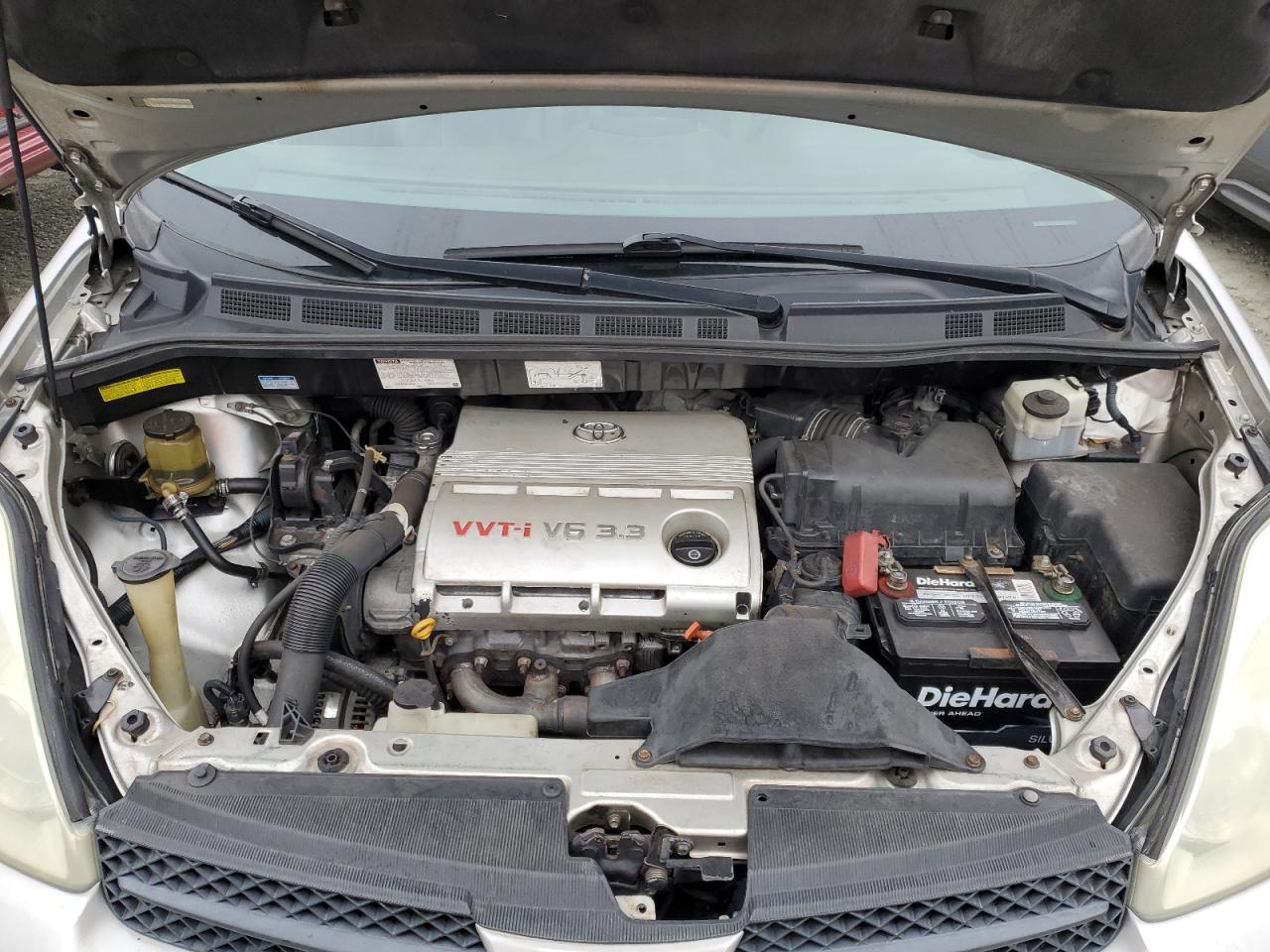 2004 Toyota Sienna - Image 12
