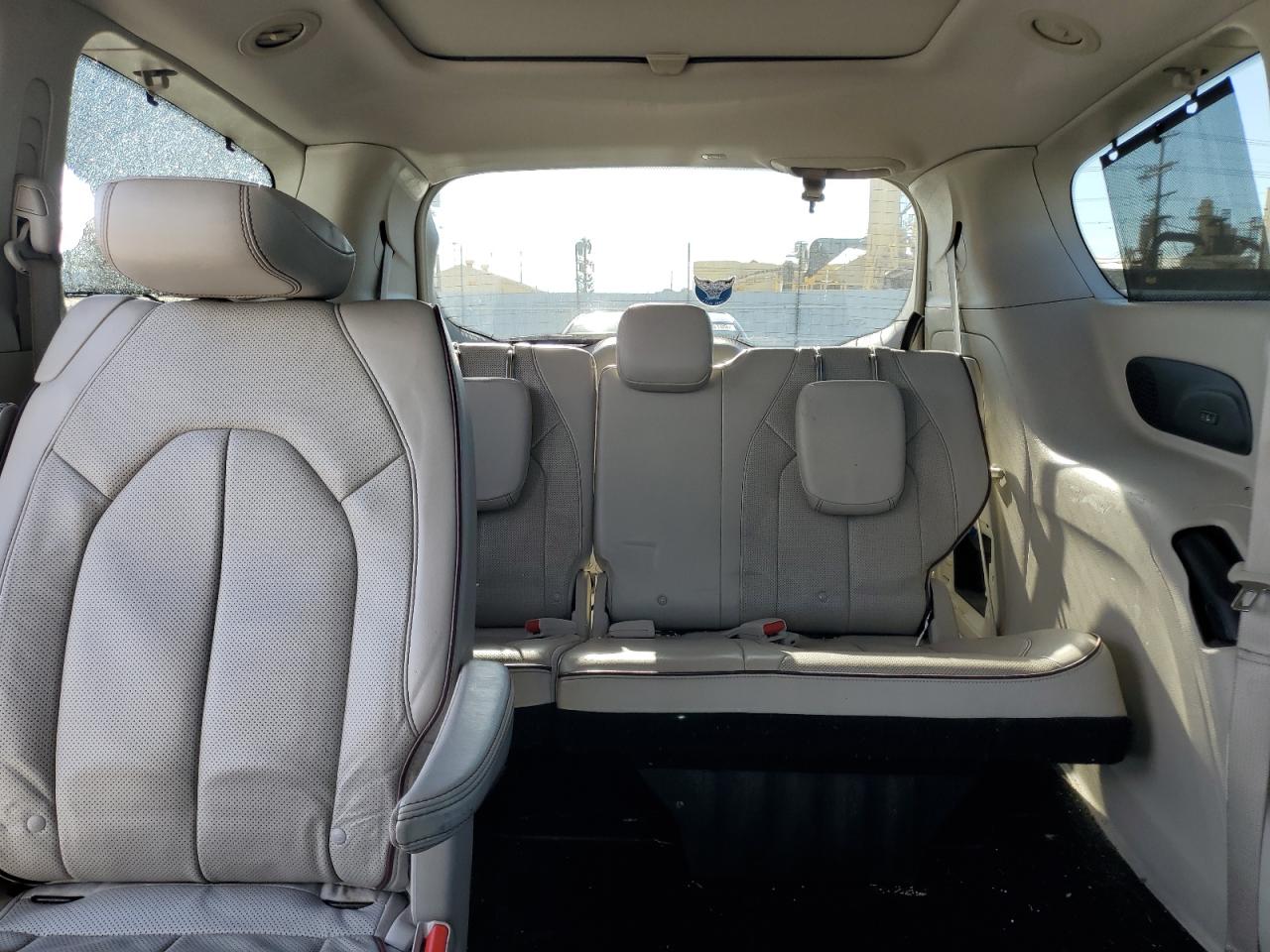 2017 Chrysler Pacifica - Image 10