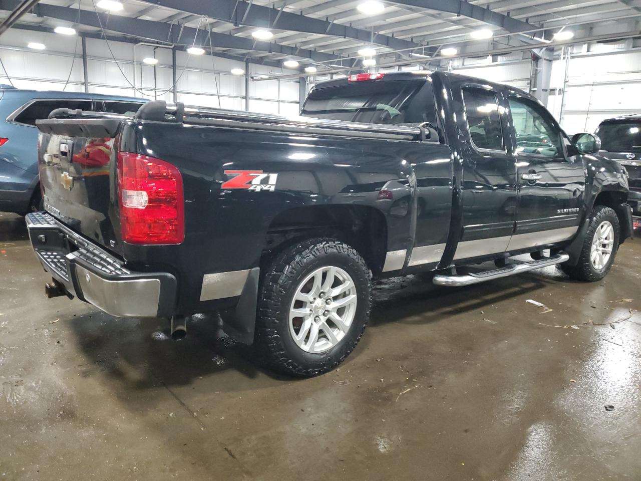 2011 Chevrolet Silverado - Image 3