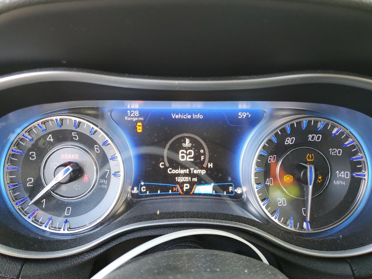 2015 Chrysler 300 - Image 9