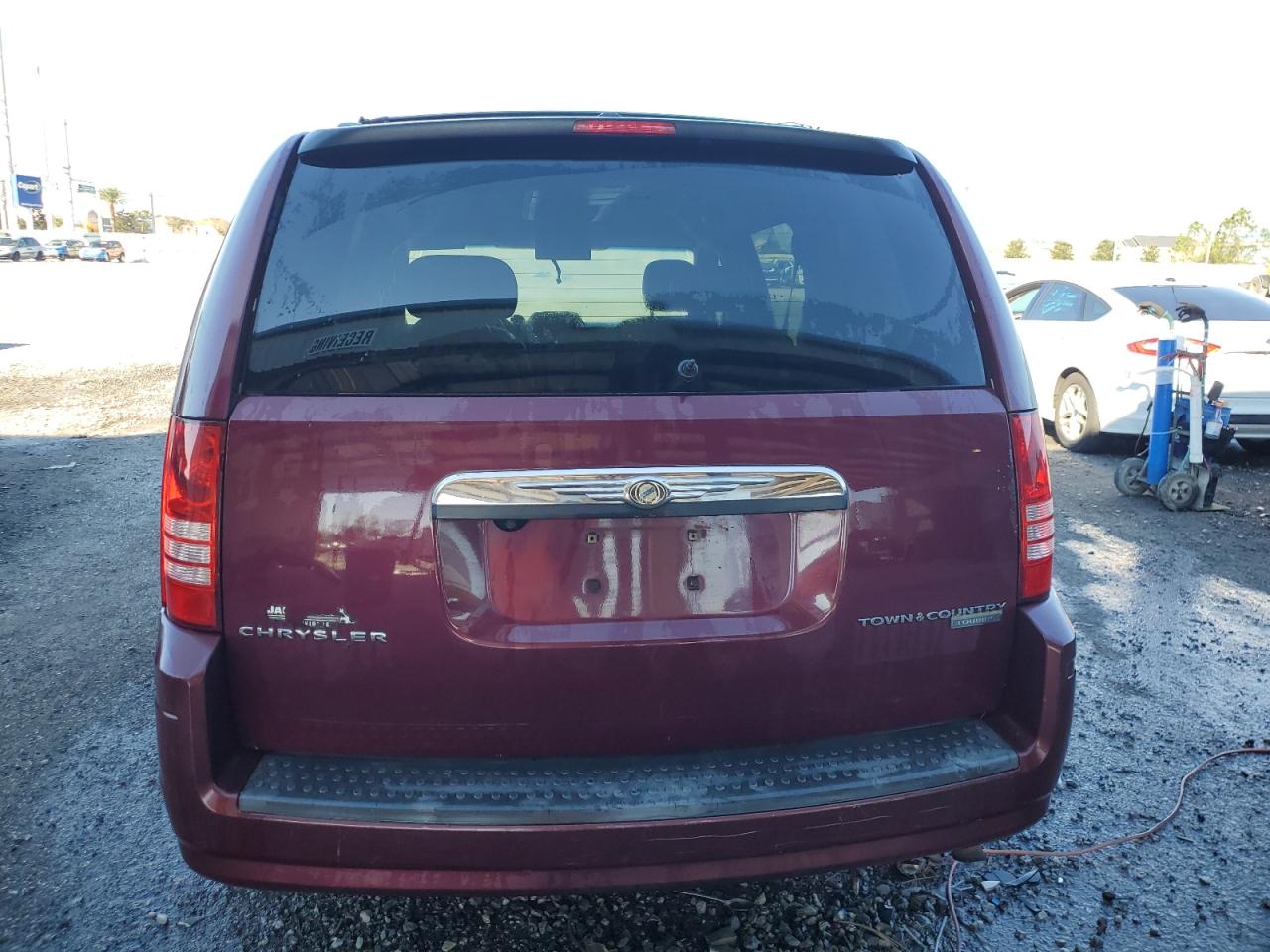 2009 Chrysler Town & Country - Image 6