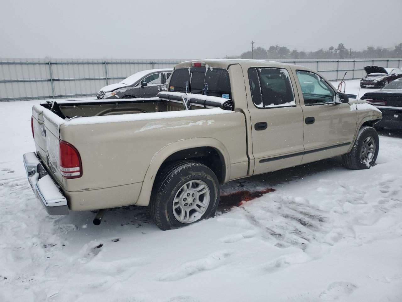 2004 Dodge Dakota - Image 3