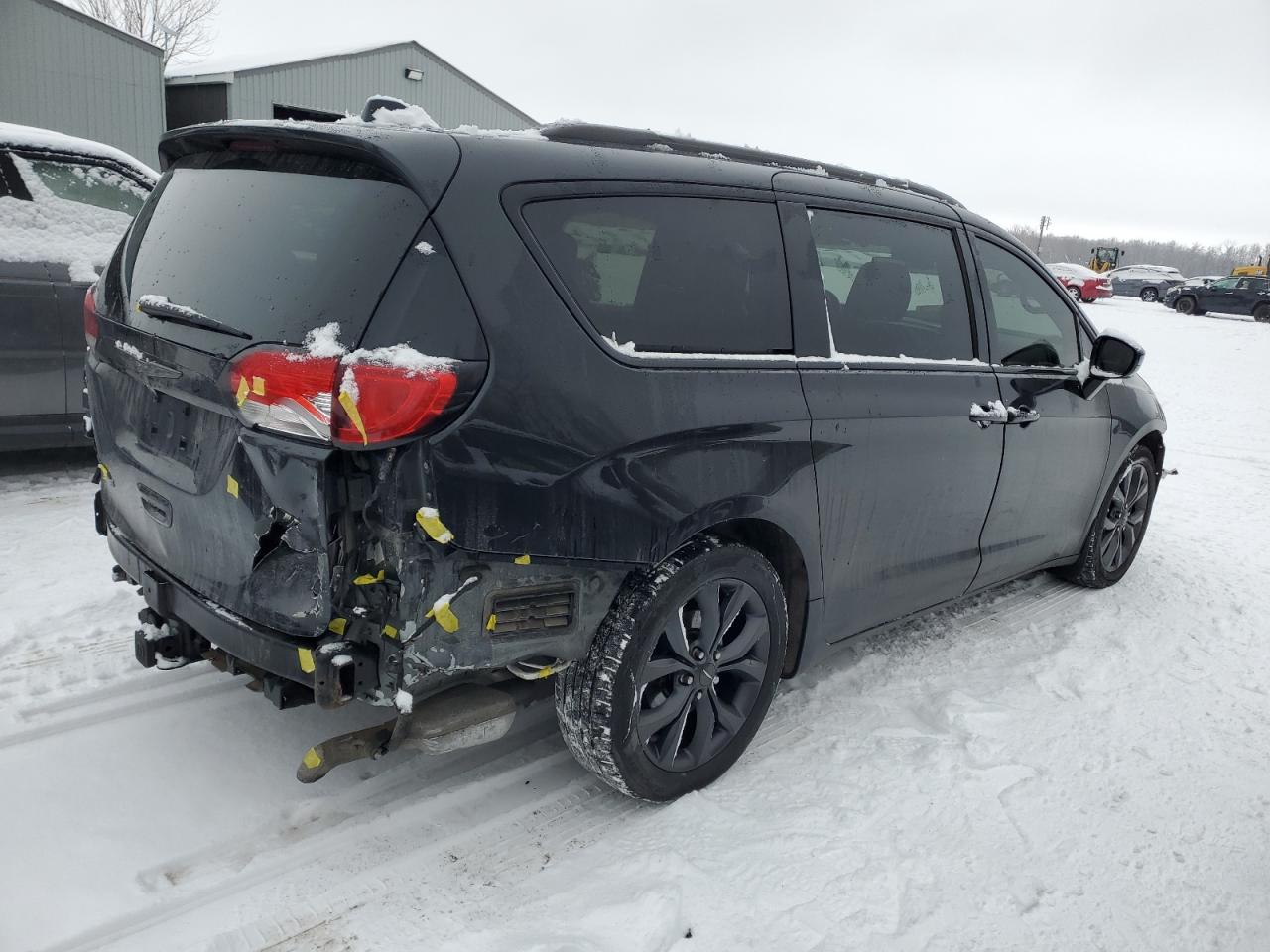 2019 Chrysler Pacifica - Image 3