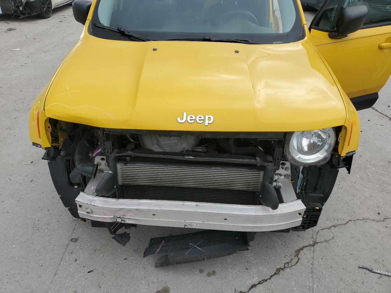 2016 Jeep Renegade - Image 12