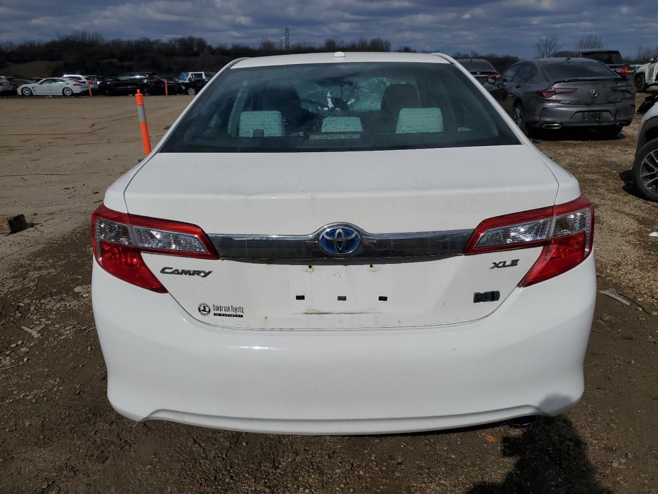 2014 Toyota Camry - Image 6