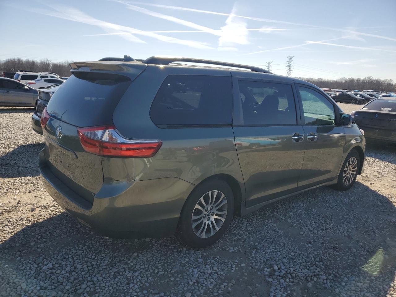 2020 Toyota Sienna - Image 3