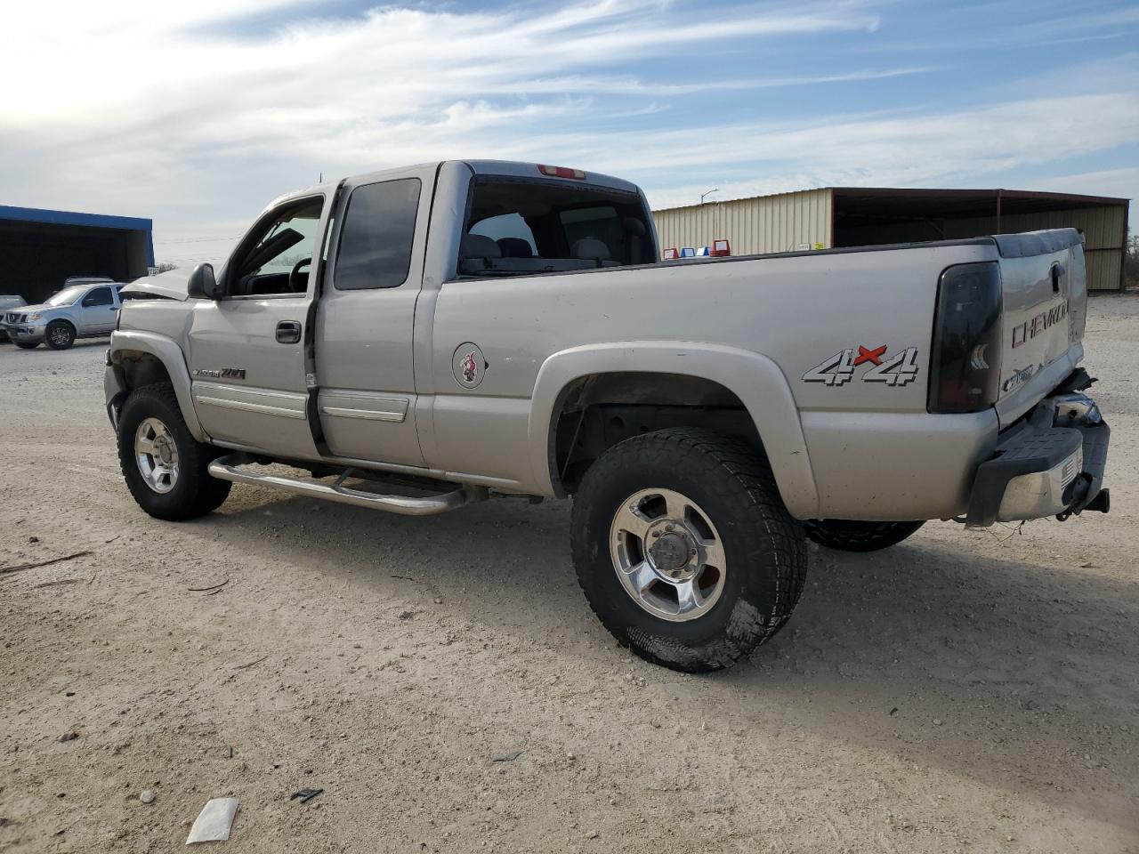 2005 Chevrolet Silverado - Image 2