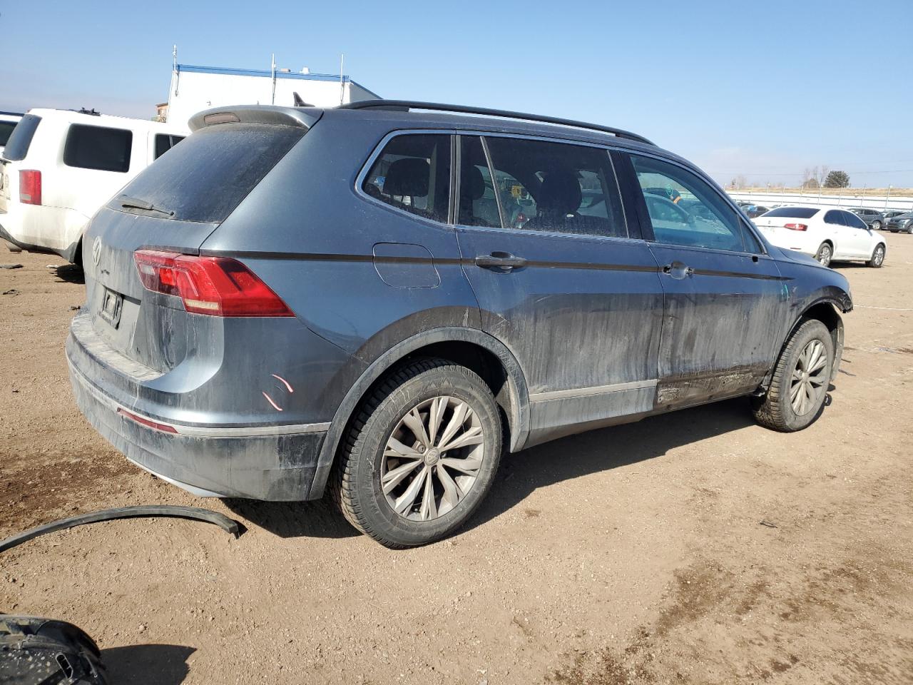 2018 Volkswagen Tiguan - Image 3