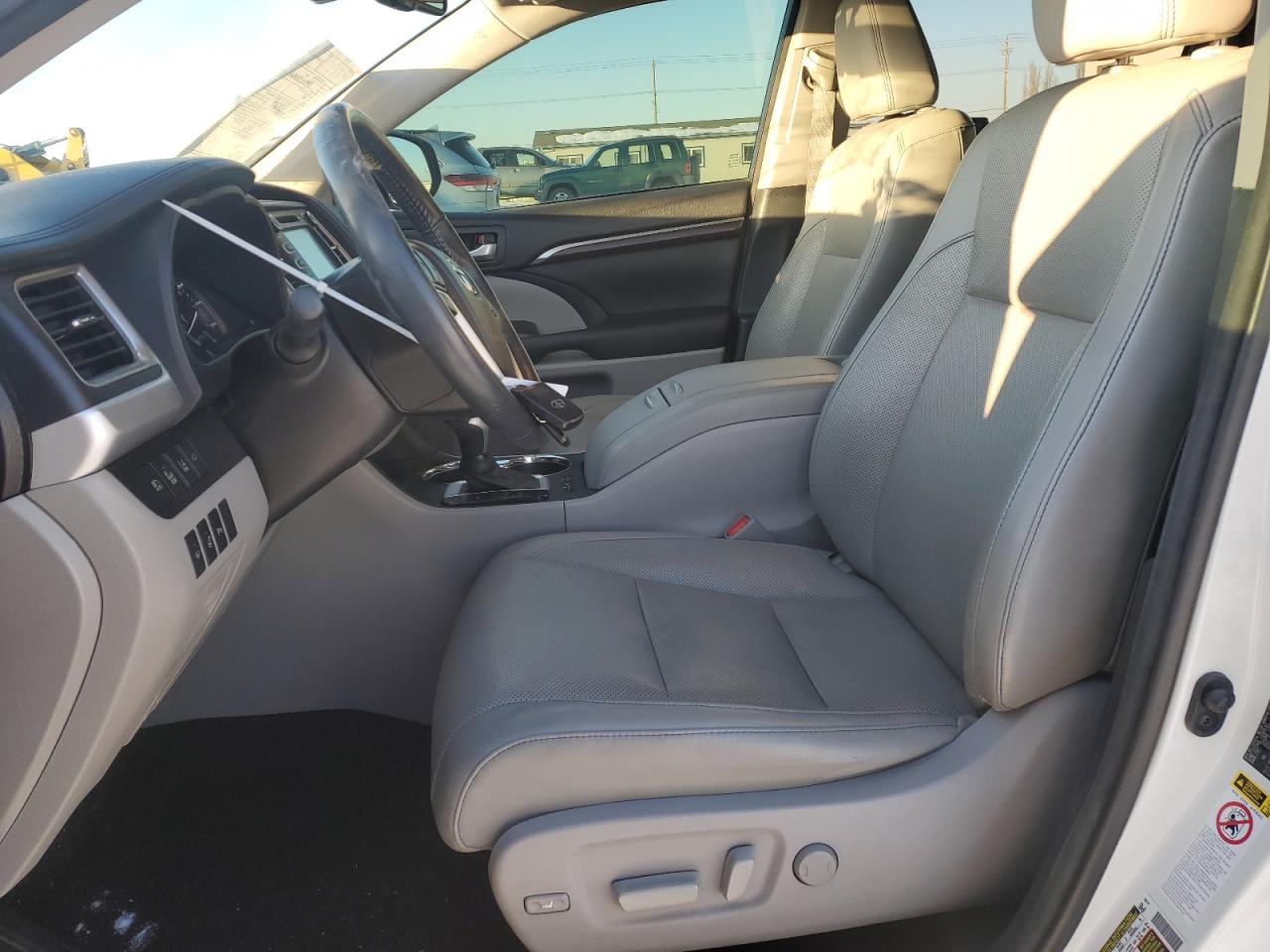 2015 Toyota Highlander - Image 7