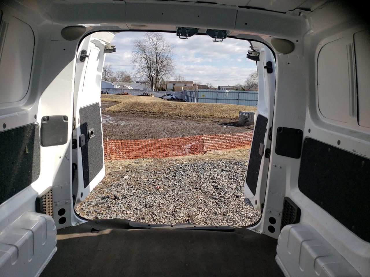 2018 Nissan NV - Image 10