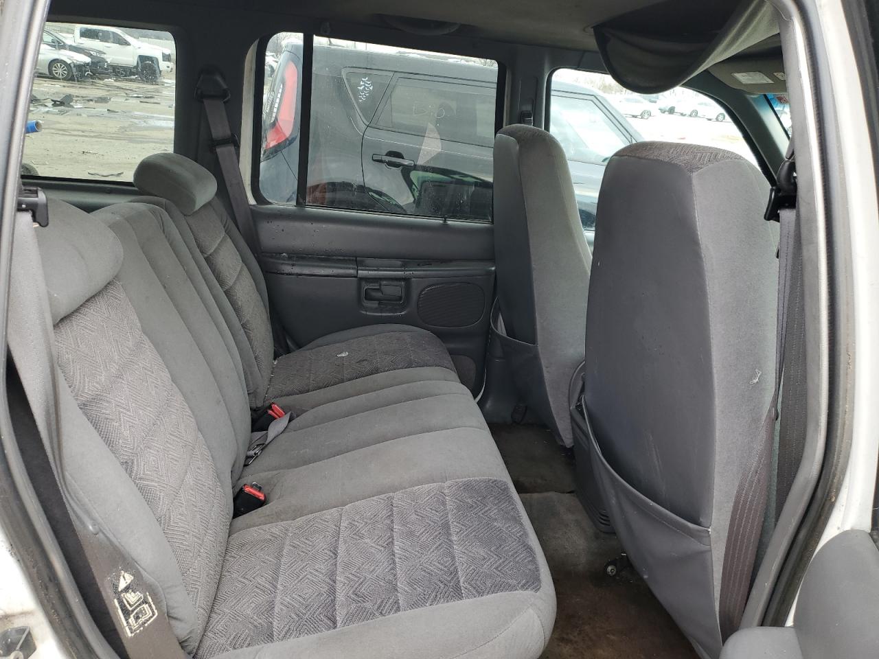 1999 Ford Explorer - Image 11