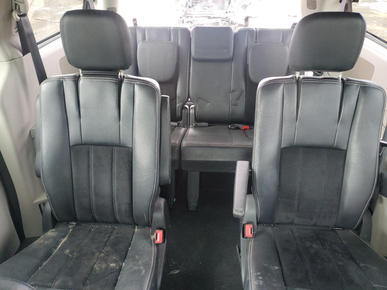 2018 Dodge Caravan - Image 10