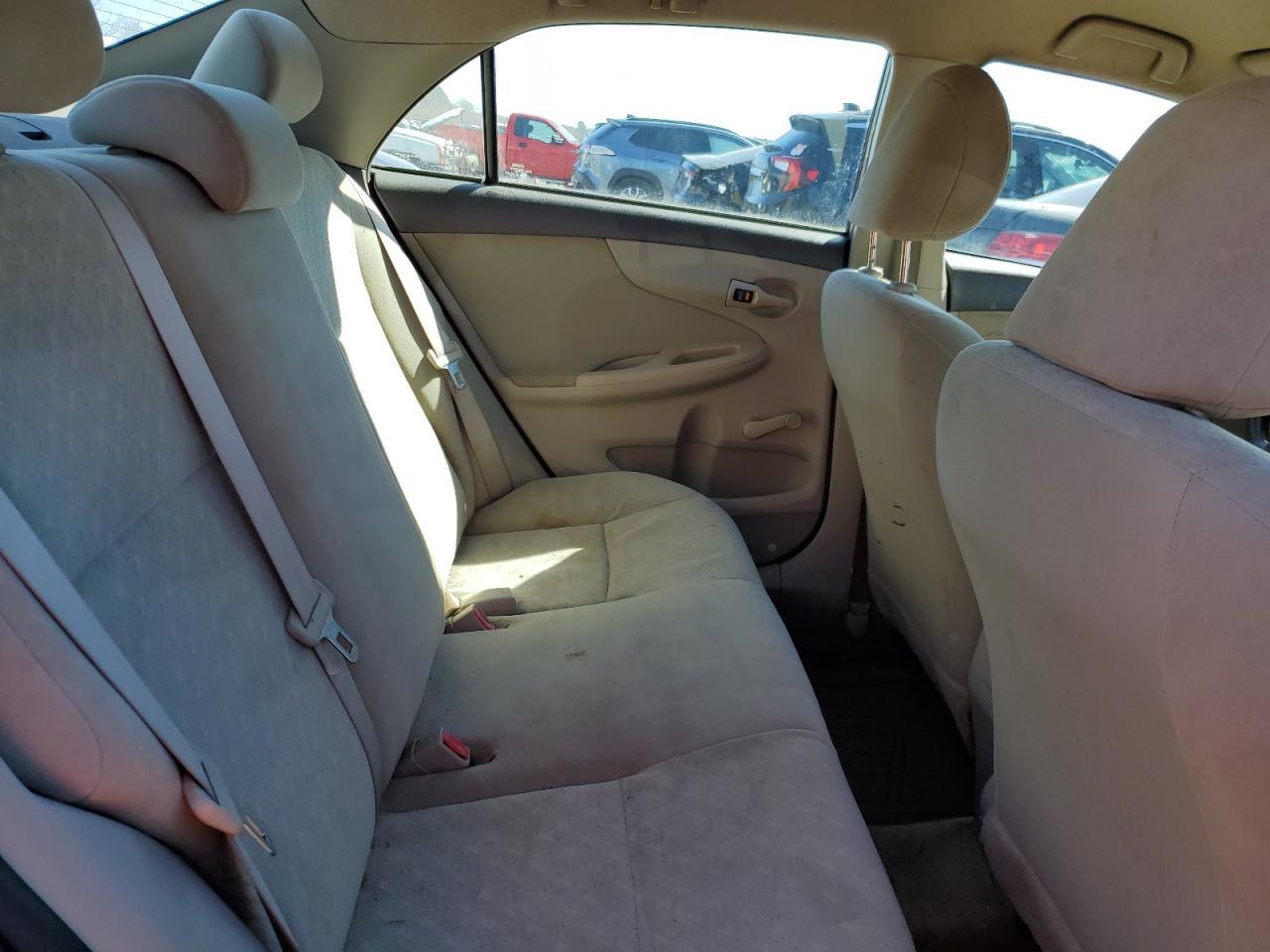 2010 Toyota Corolla - Image 10