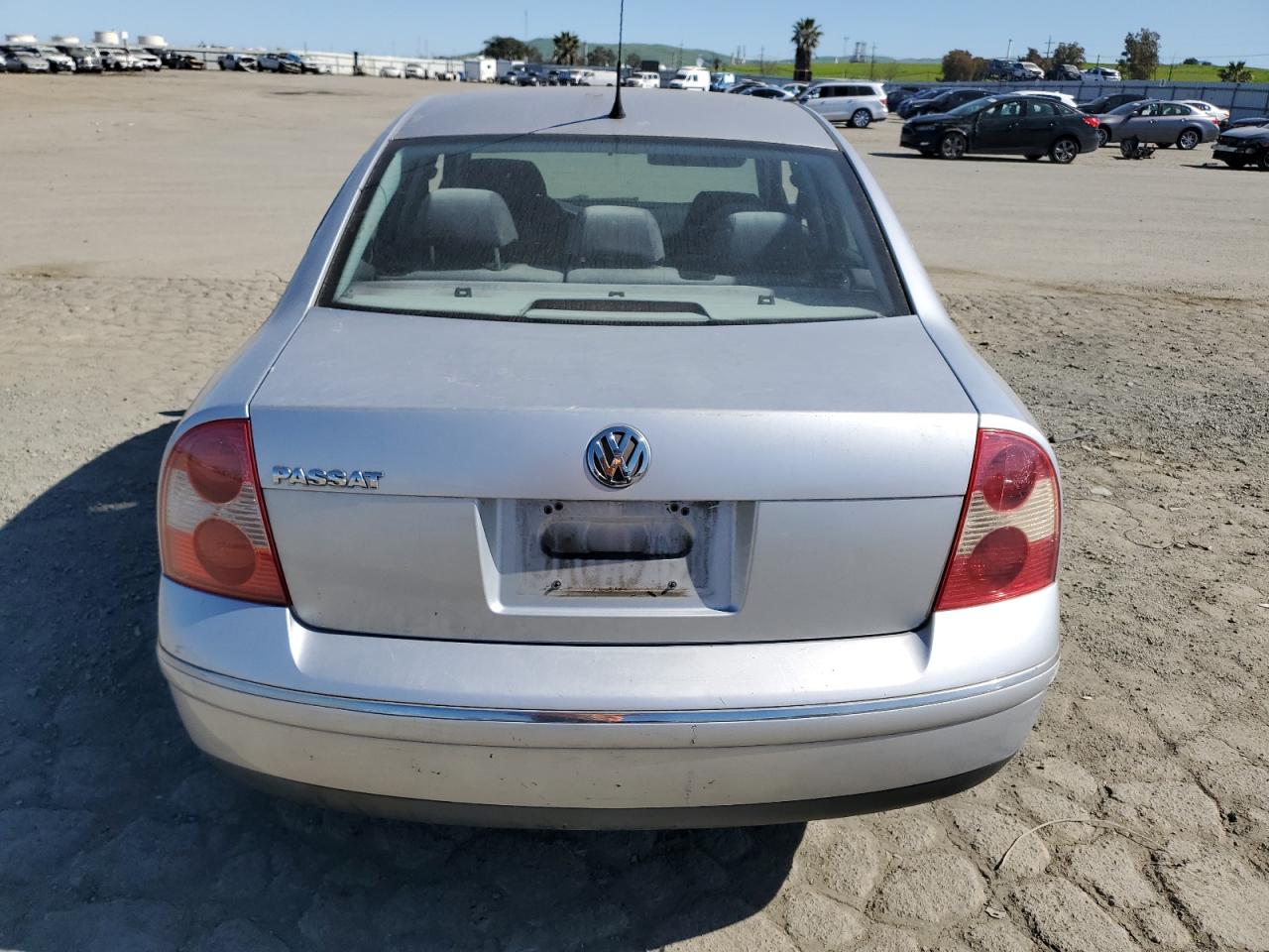 2003 Volkswagen Passat - Image 6