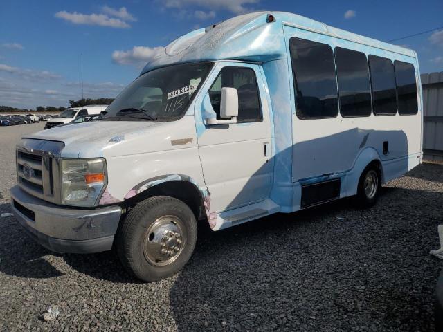 2013 Ford Econoline E350 Super Duty Cutaway Van