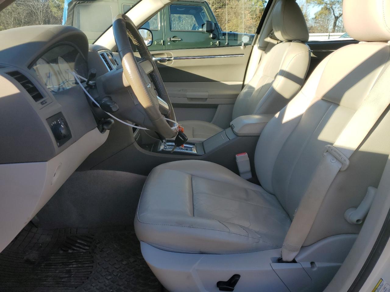 2007 Chrysler 300 - Image 7