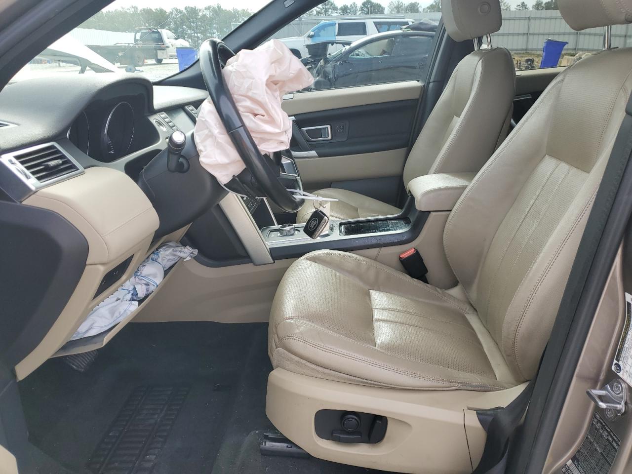2016 Land Rover Discovery - Image 7