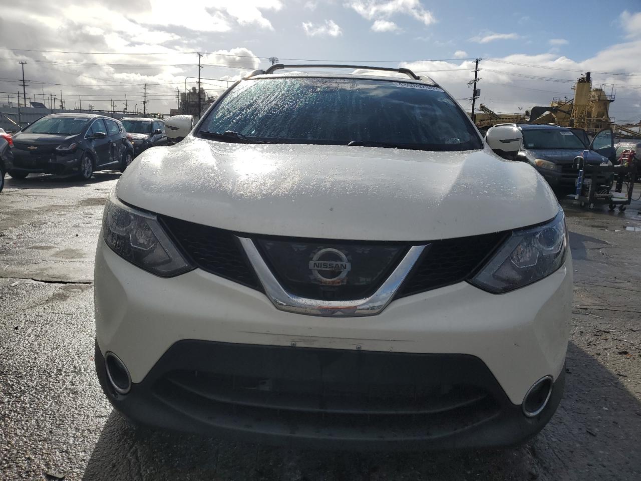 2017 Nissan Rogue - Image 5