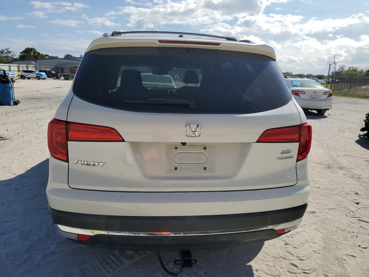 2017 Honda Pilot - Image 6