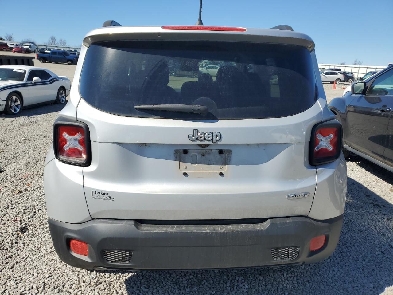 2017 Jeep Renegade - Image 6