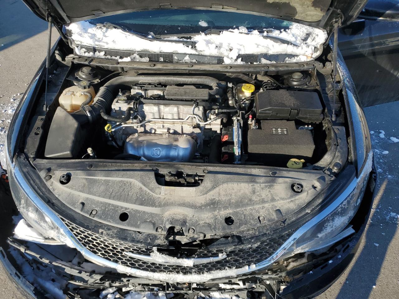 2015 Chrysler 200 - Image 13