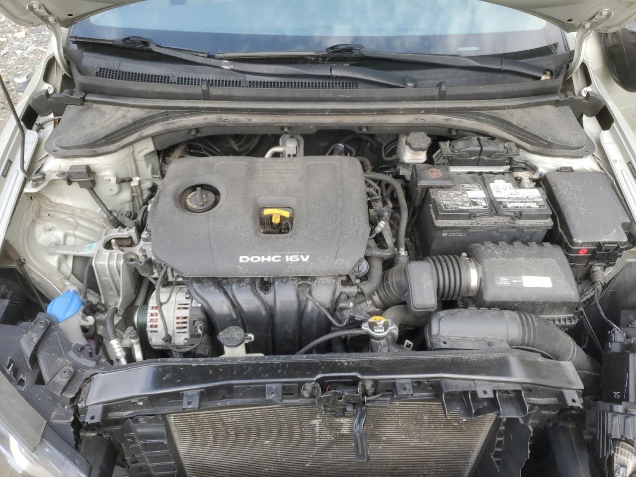 2017 Hyundai Elantra - Image 11