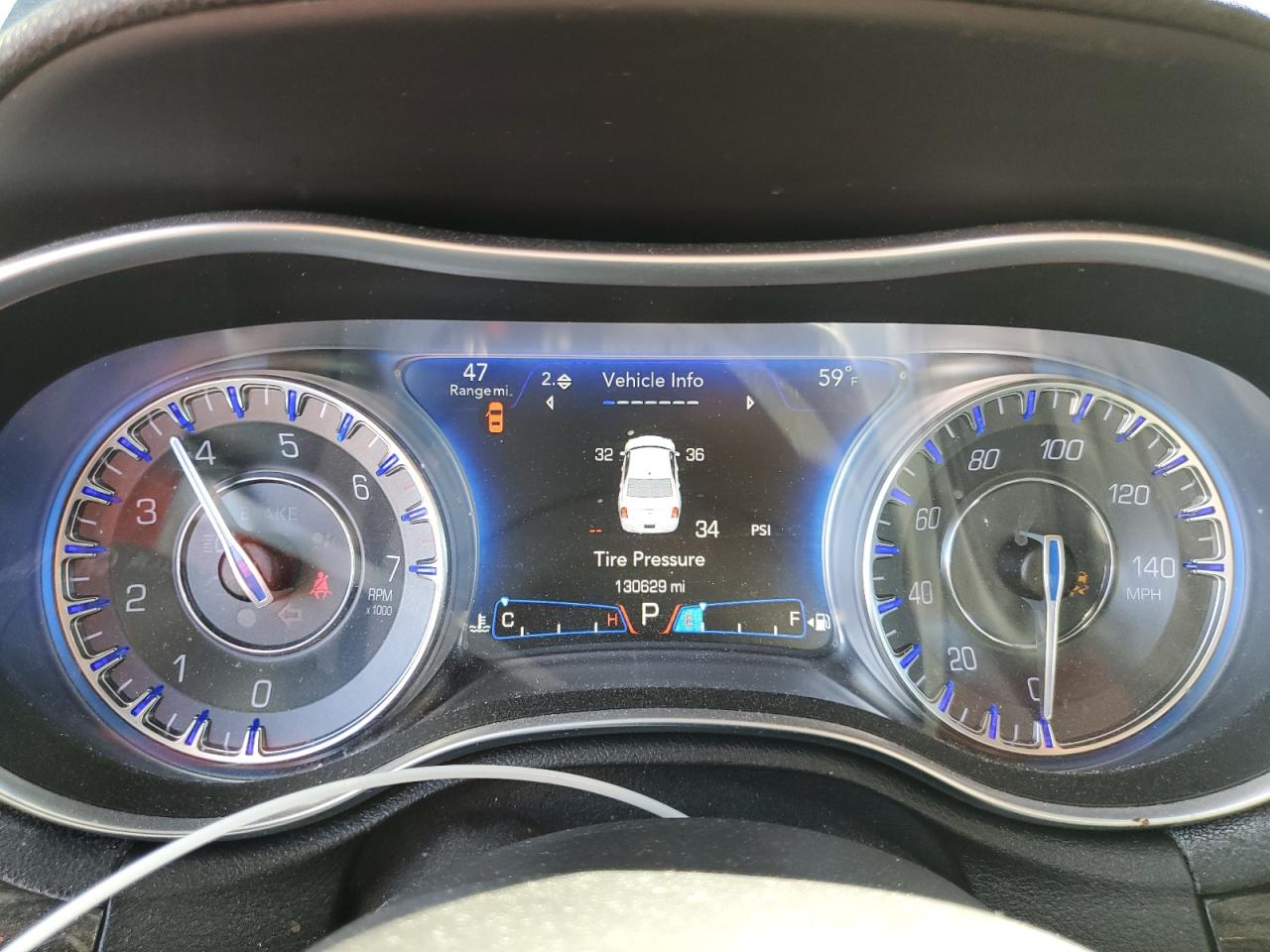 2016 Chrysler 300 - Image 9