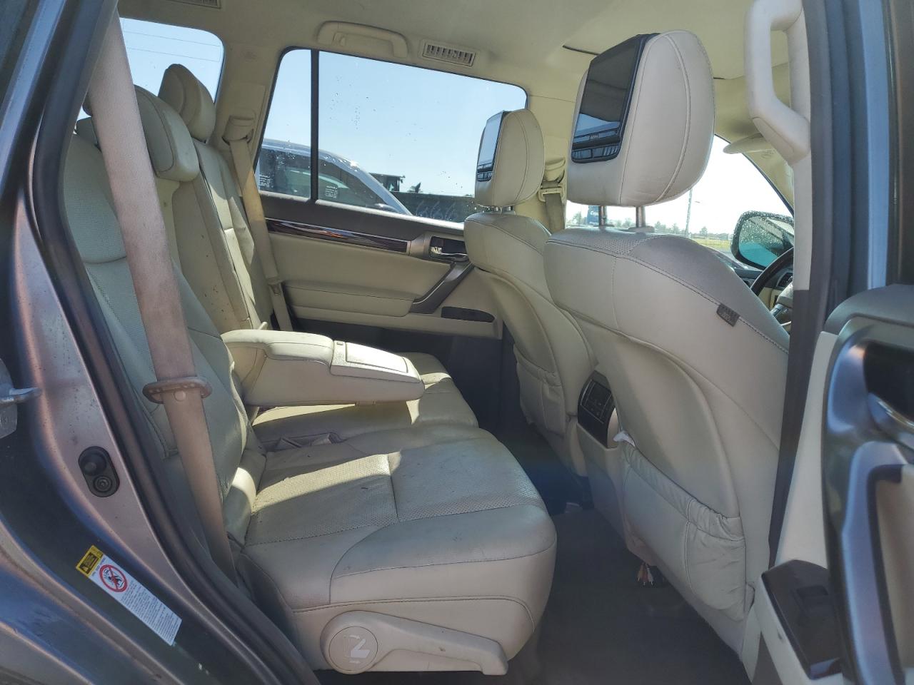 2015 Lexus GX - Image 11