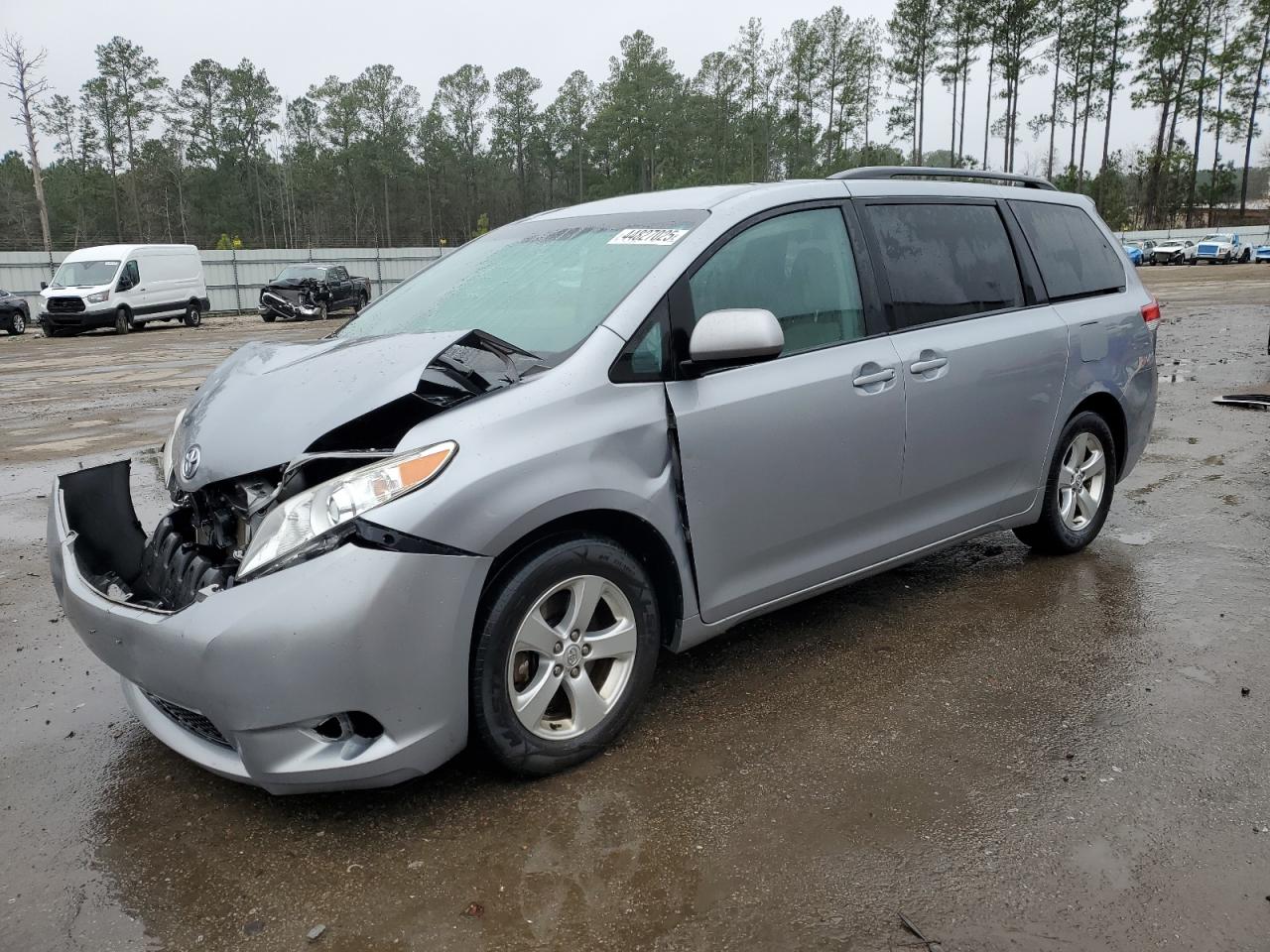 2013 Toyota Sienna - Image 1