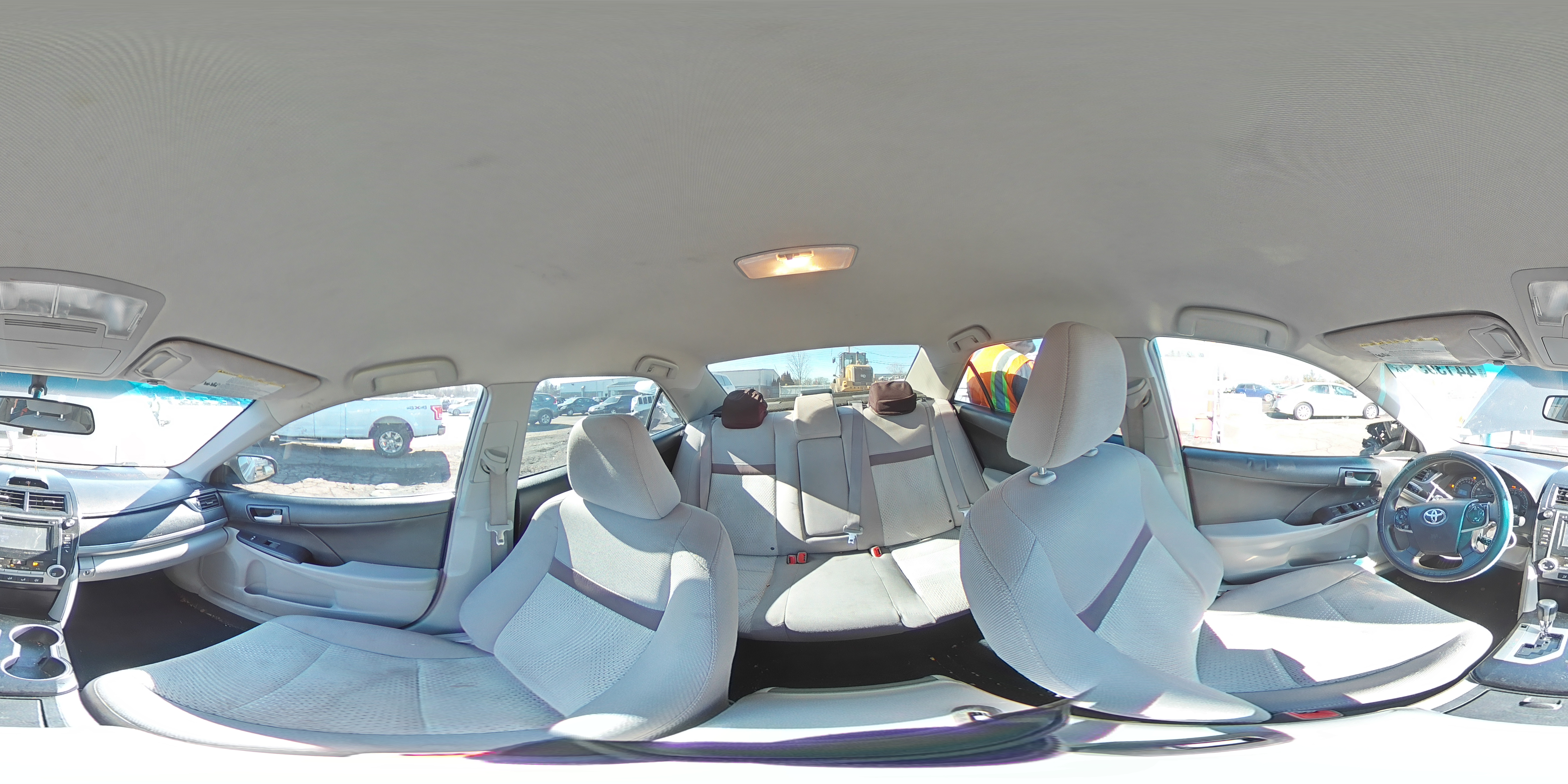 2014 Toyota Camry - Image 12