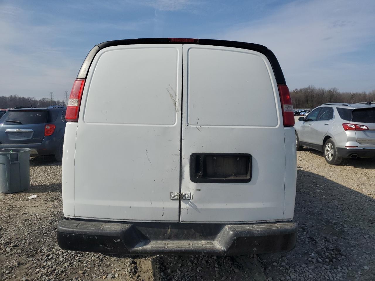 2011 GMC Savana - Image 6