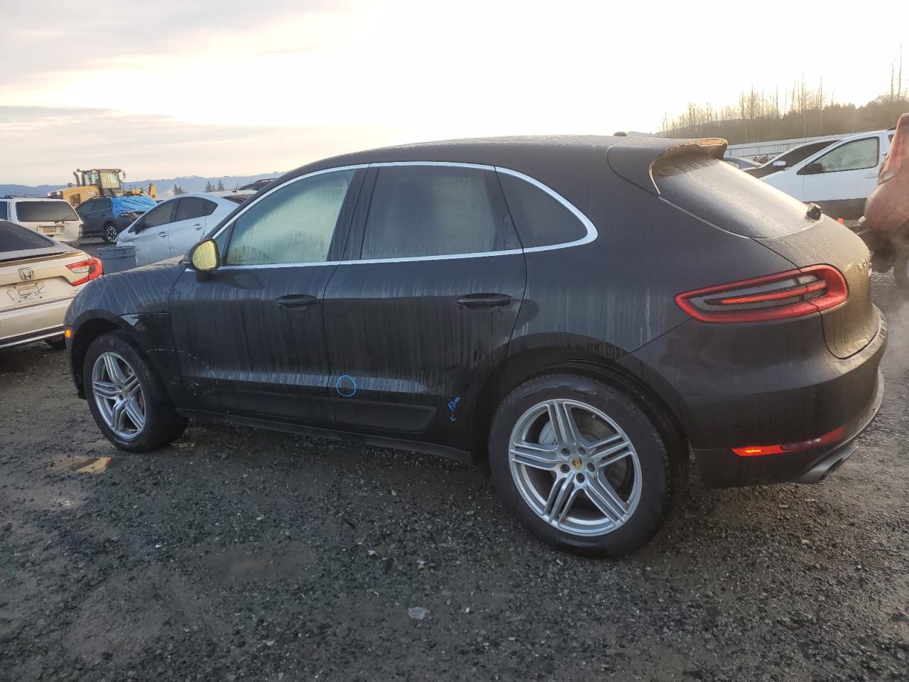 2016 Porsche Macan - Image 2