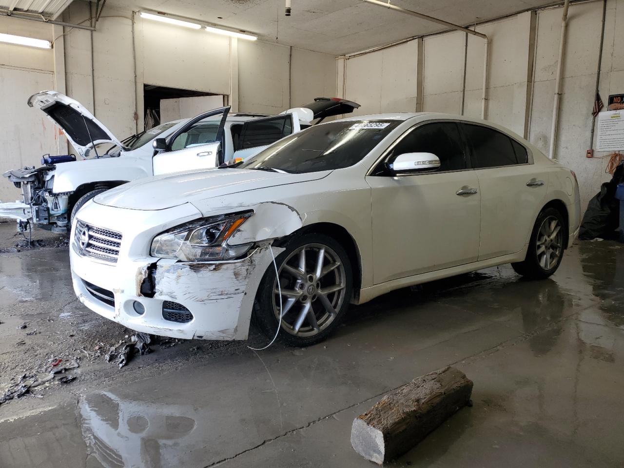 2010 Nissan Maxima - Image 1