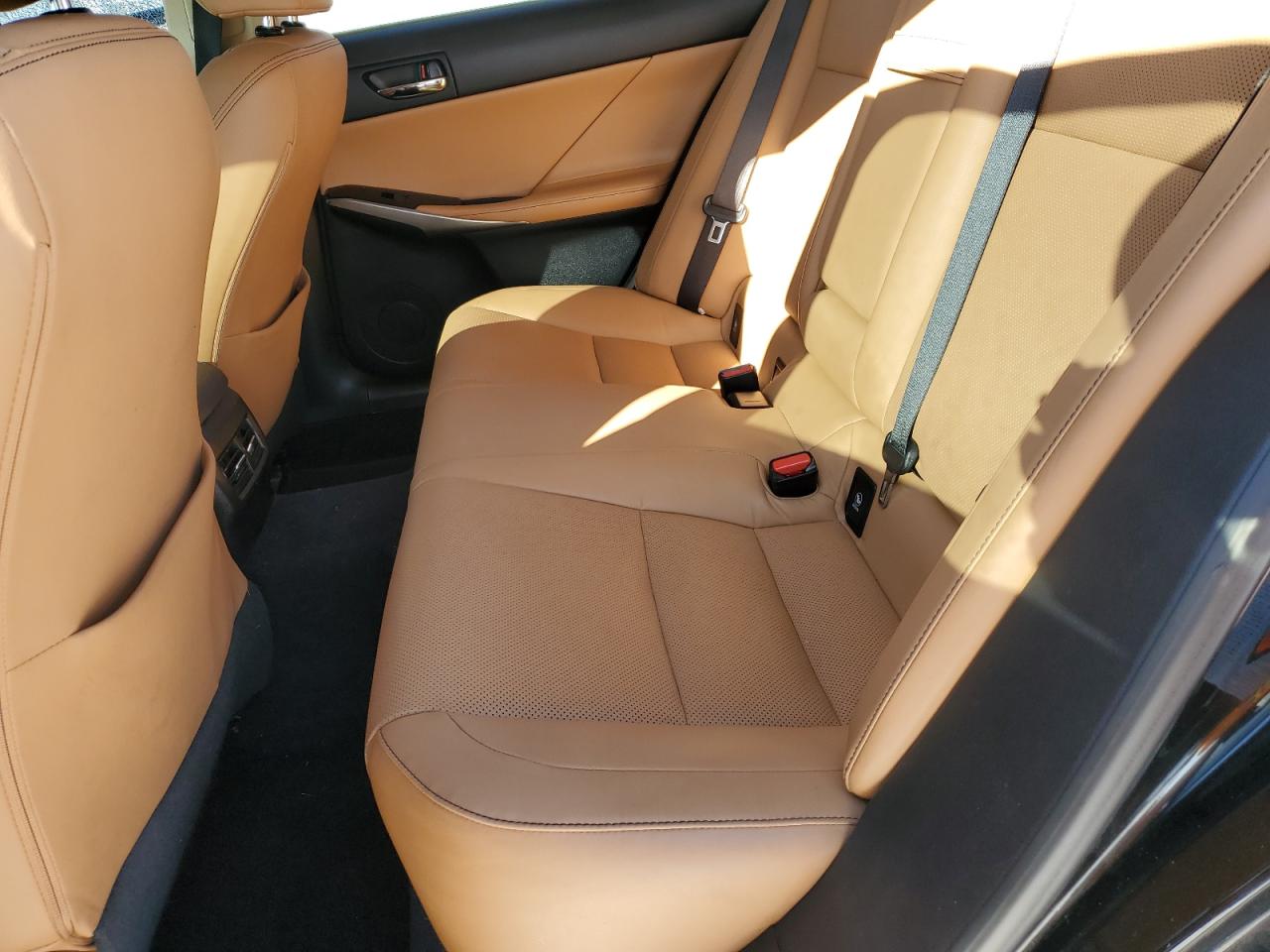 2014 Lexus IS - Image 10