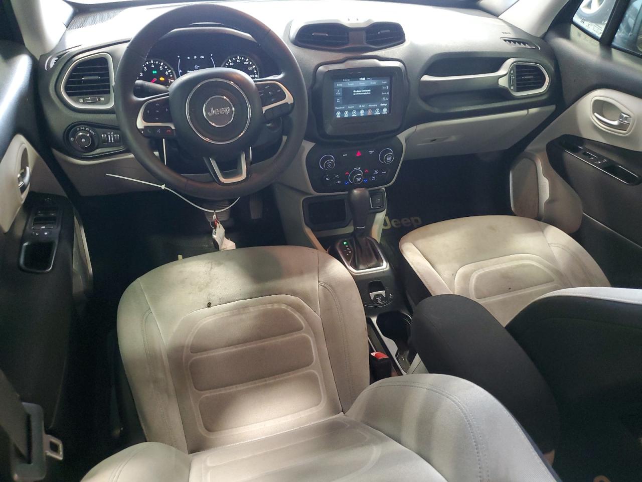 2018 Jeep Renegade - Image 8