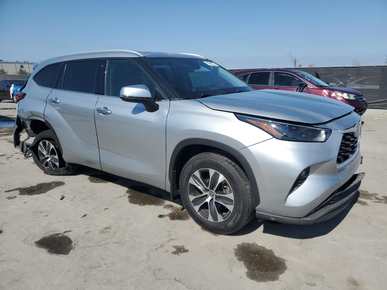 2022 Toyota Highlander - Image 4