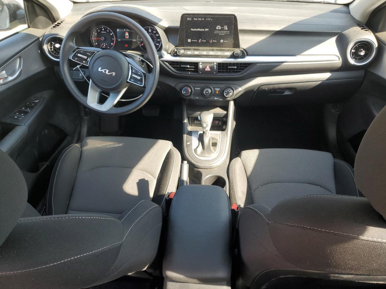2024 Kia Forte - Image 8