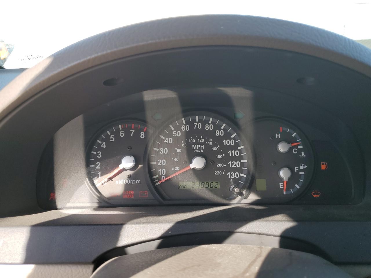 2005 Kia Sorento - Image 9