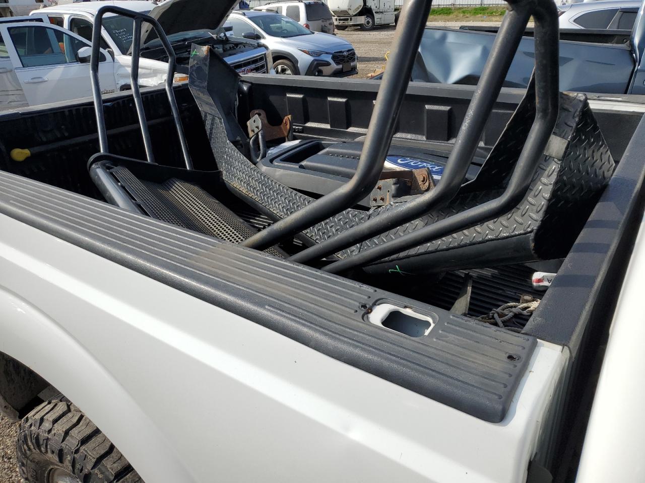 2011 Ford F250 - Image 12