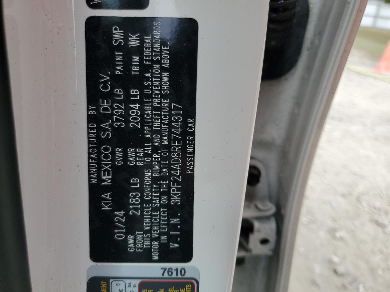 2024 Kia Forte - Image 13