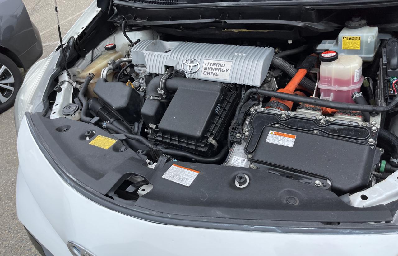 2015 Toyota Prius - Image 7