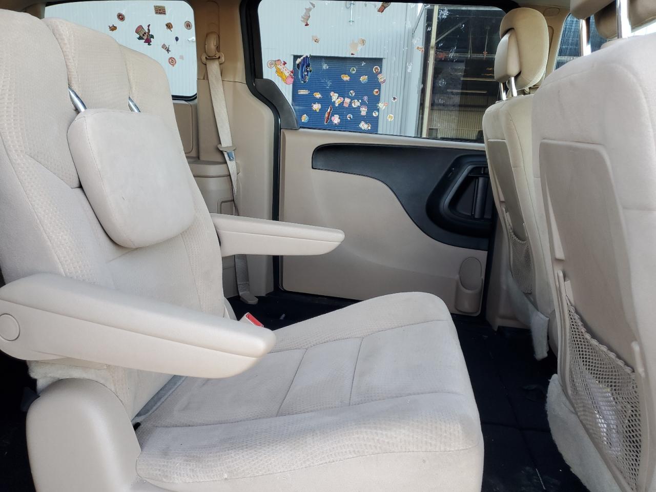 2014 Dodge Caravan - Image 11