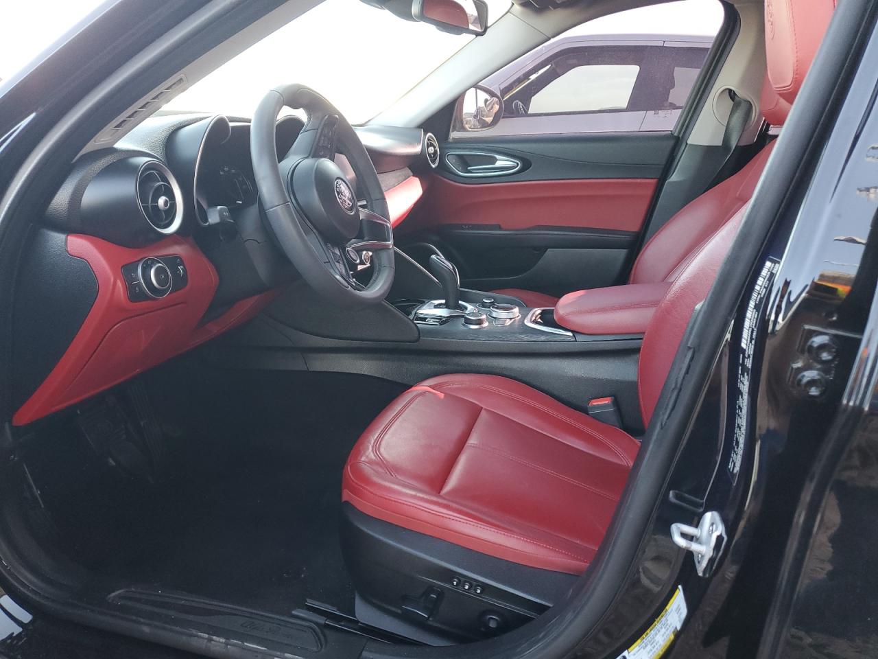 2020 Alfa Romeo Giulia - Image 7