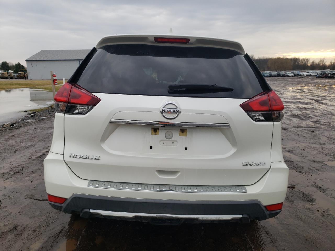 KNMAT2MV7JP556022 NISSAN ROGUE 2018
